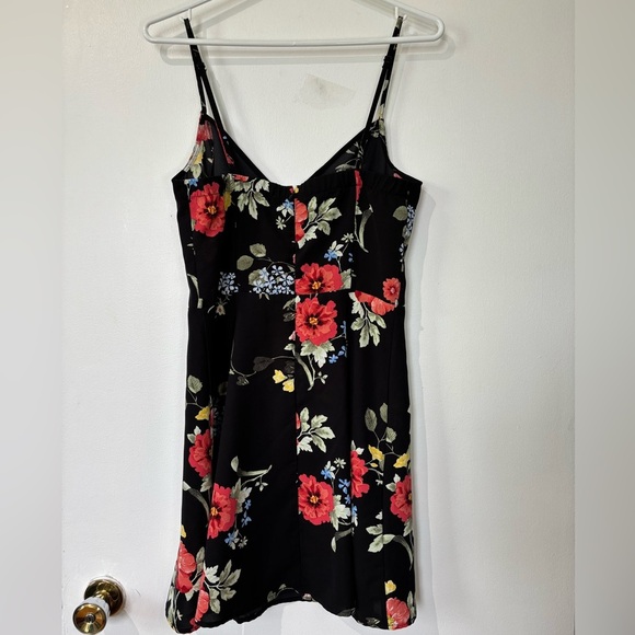 🎉4/30$🎉 Dynamite Black Floral Slip Dress - Size Medium - Picture 6 of 7